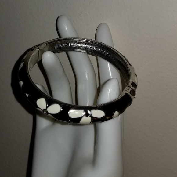 BRACELET METALLIC SILVER BLACK WHITE. New. - Picture 2 of 5